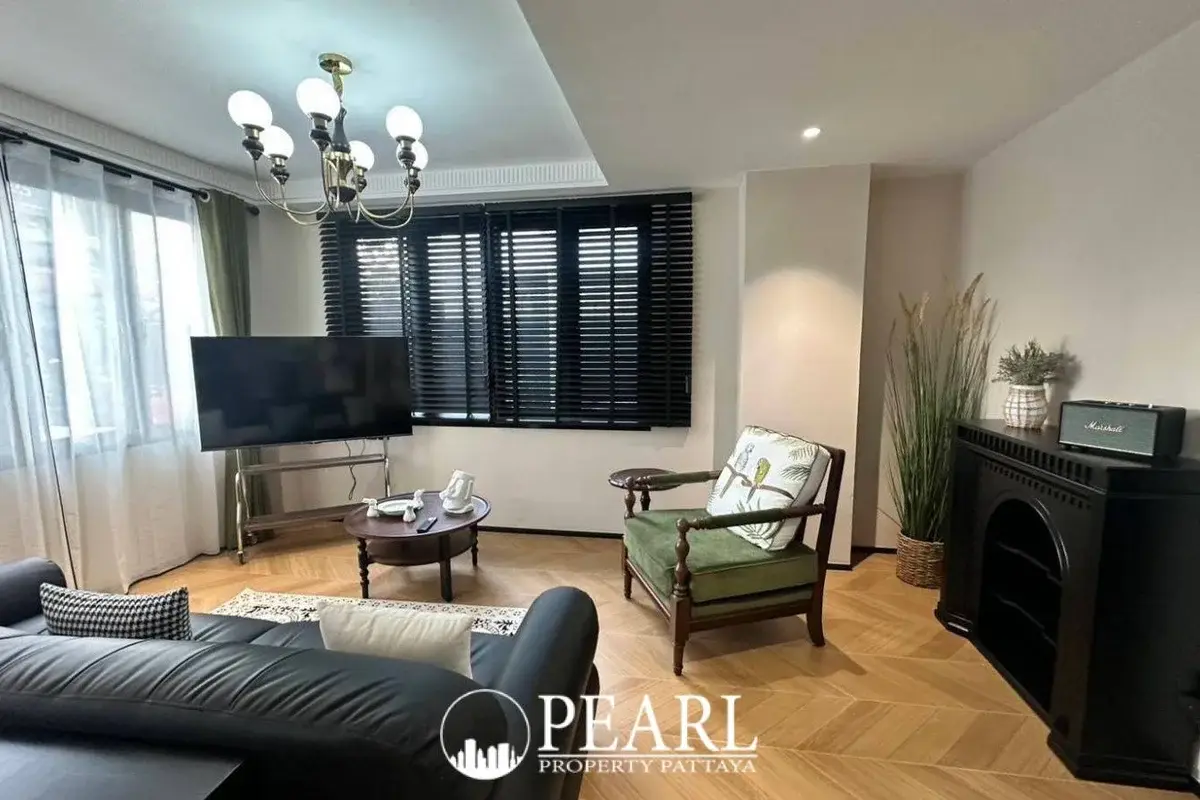 4 Bedroom House for Sale in Central Pattaya second bedroom