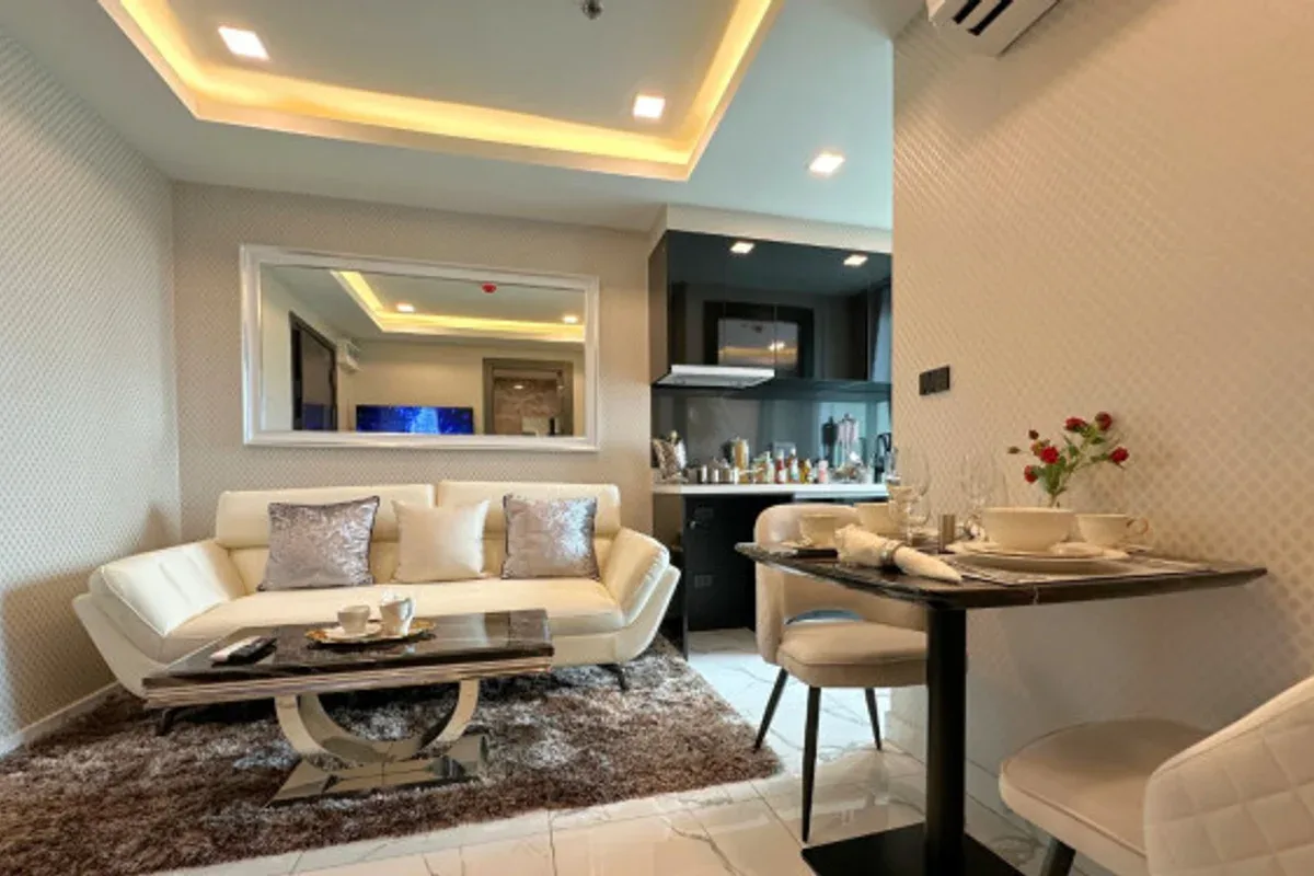 1 Bedroom Condo for Sale in Arcadia Millennium Tower modern kitchen with appliances