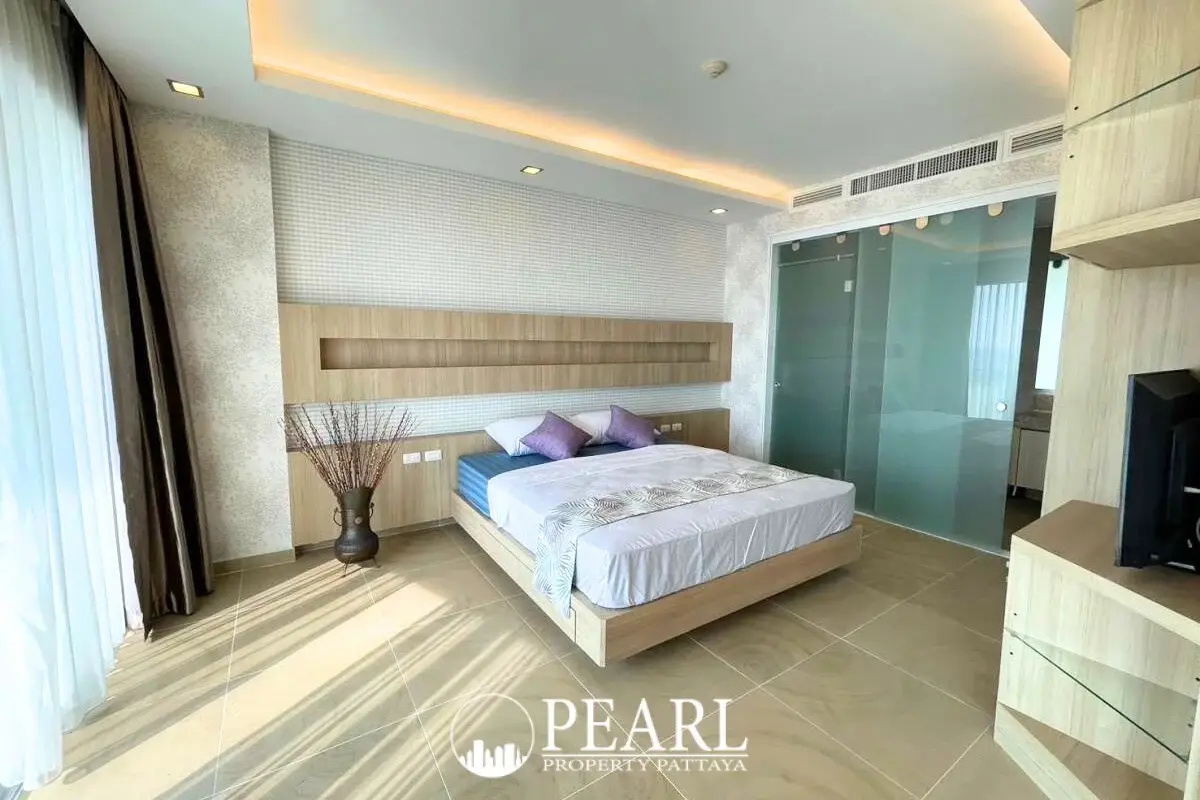 1 Bedroom Condo for Sale in Paradise Ocean View spacious living room
