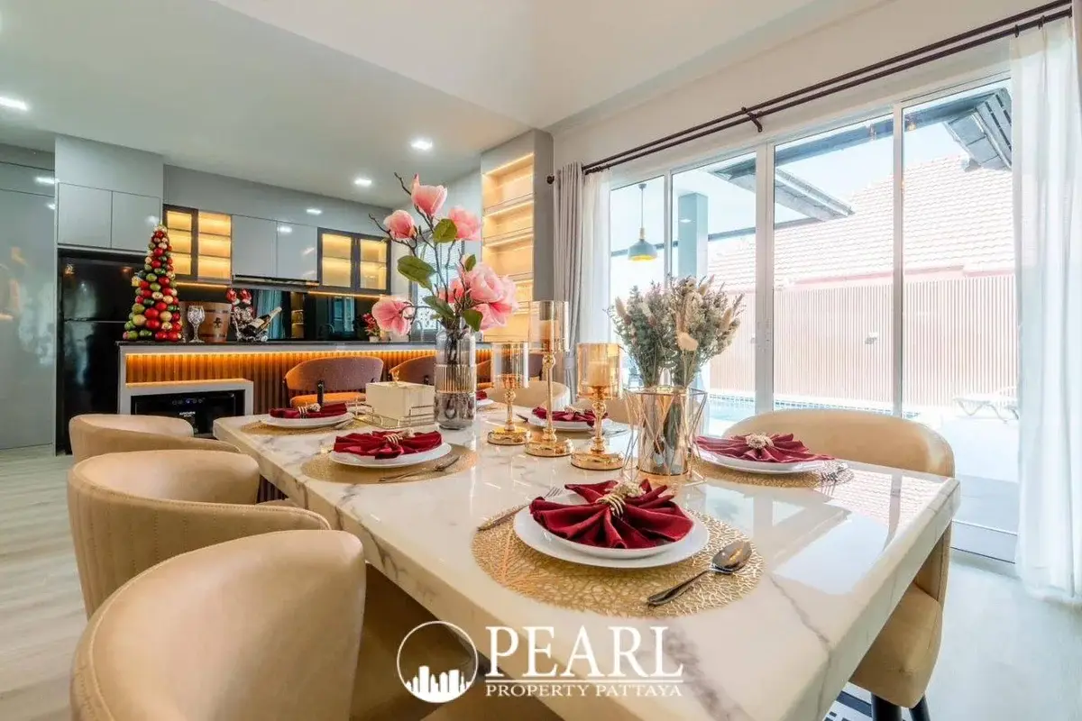 4 Bedroom House for Sale in L Pattaya modern kitchen