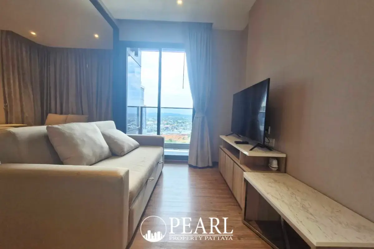 1 Bedroom Condo for Sale in Once Pattaya spacious living room