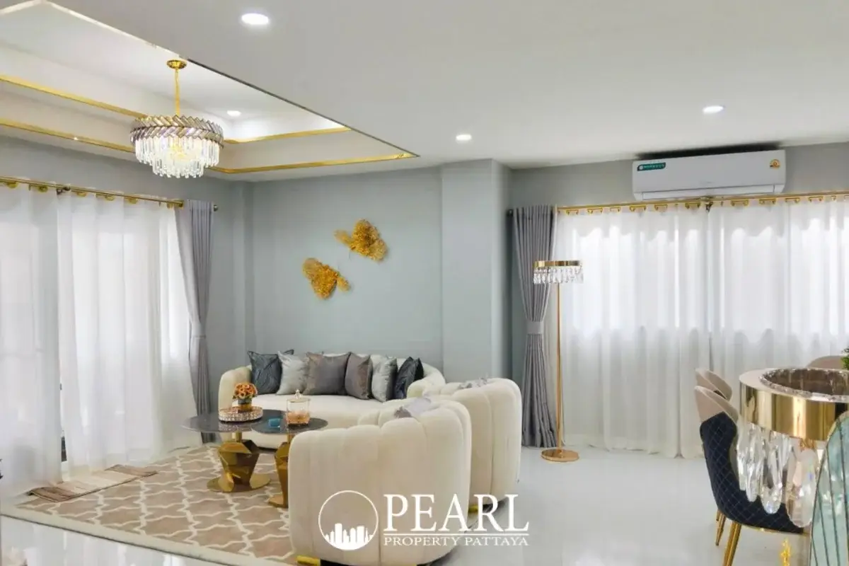 4 Bedroom Villa for Sale in Na Kluae fully equipped kitchen with island