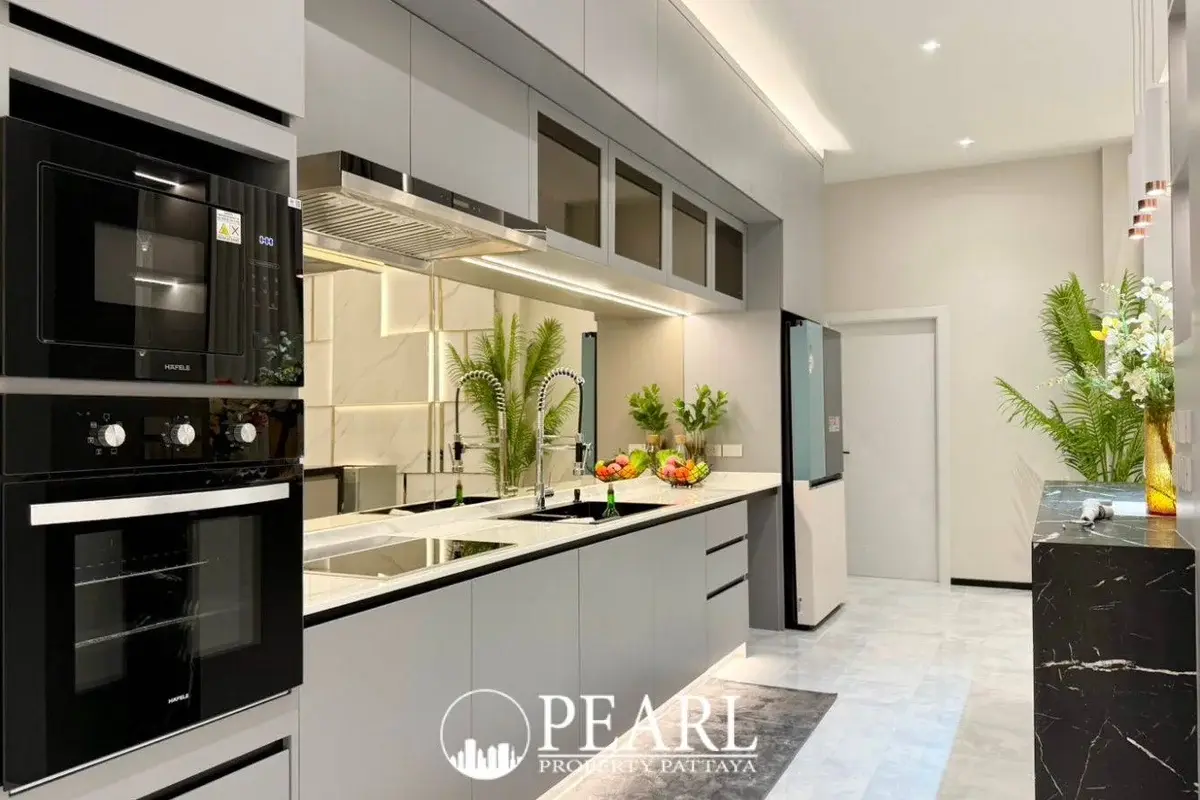 5 Bedroom House for Sale in AVANI Pool Villa modern kitchen