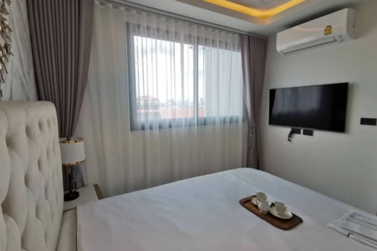 1 Bedroom Condo for Sale in Arcadia Millennium Tower private balcony with city view