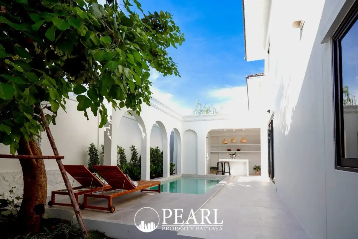 4 Bedroom House for Sale in Spring Town Pool Villa Pattaya private swimming pool