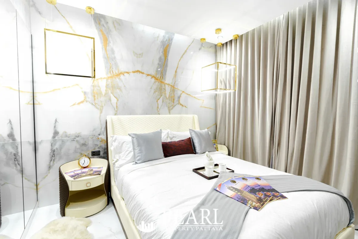 1 Bedroom Condo for Sale in Grand Solaire Pattaya spacious bedroom with city view