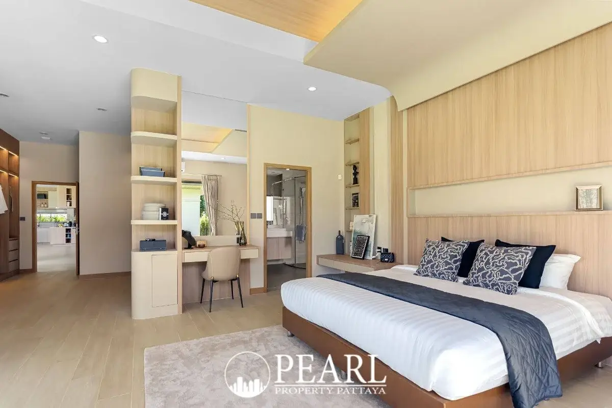 4 Bedroom House for Sale in Baan Pattaya 7 (Ascent) private swimming pool