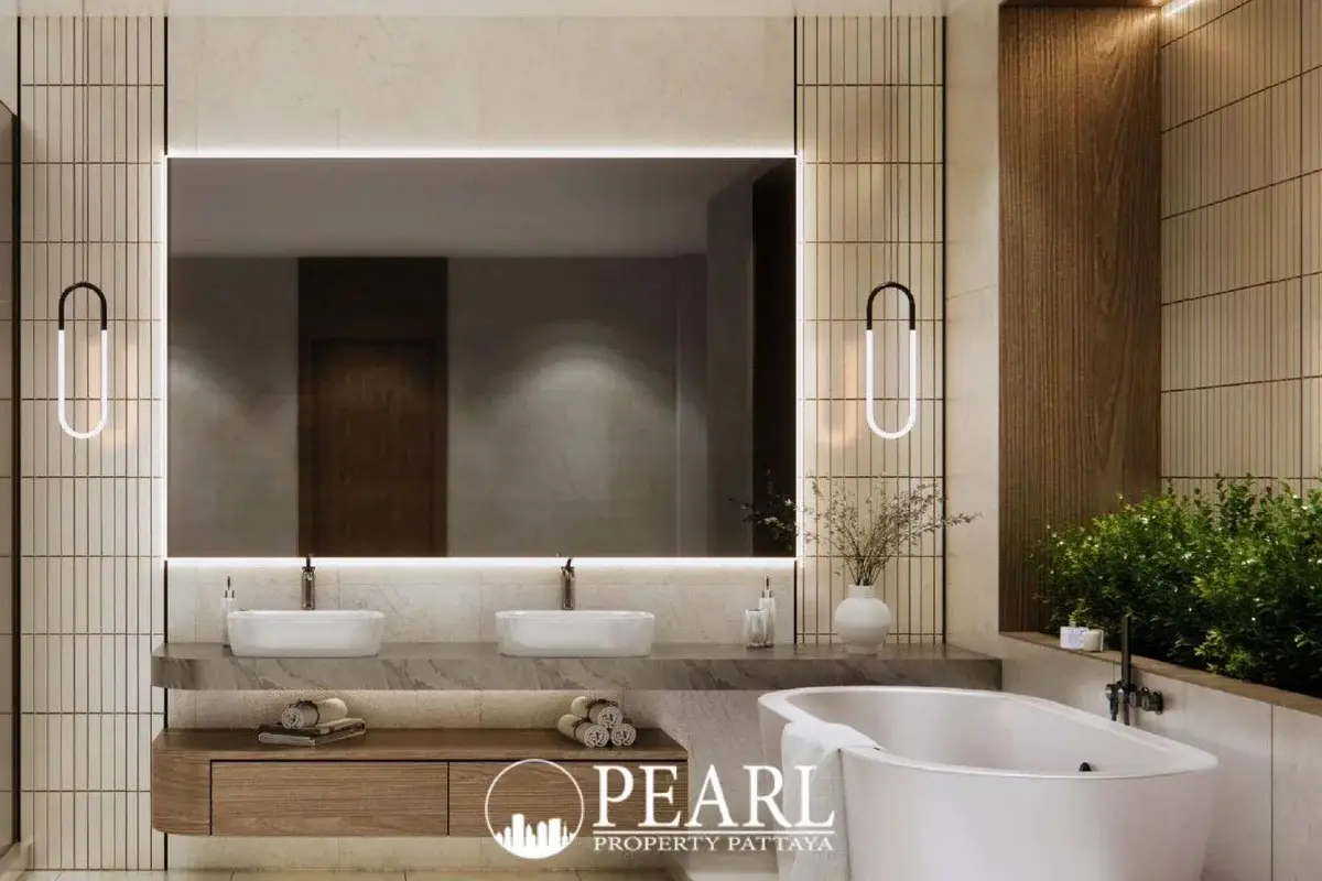 4 Bedroom House for Sale in Charin Pattaya master bedroom with ensuite