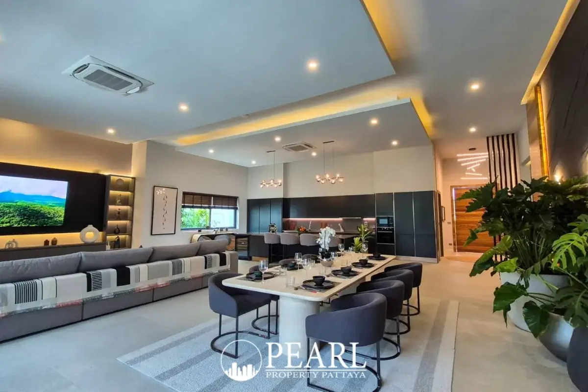 5 Bedroom House for Sale in Central Pattaya modern kitchen with island and dining area