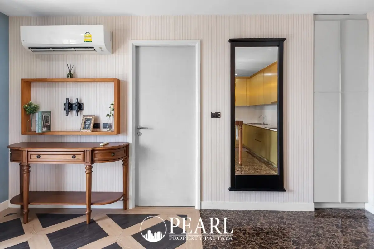 2 Bedroom Condo for Sale & Rent at Espana Condo Resort spacious dining area