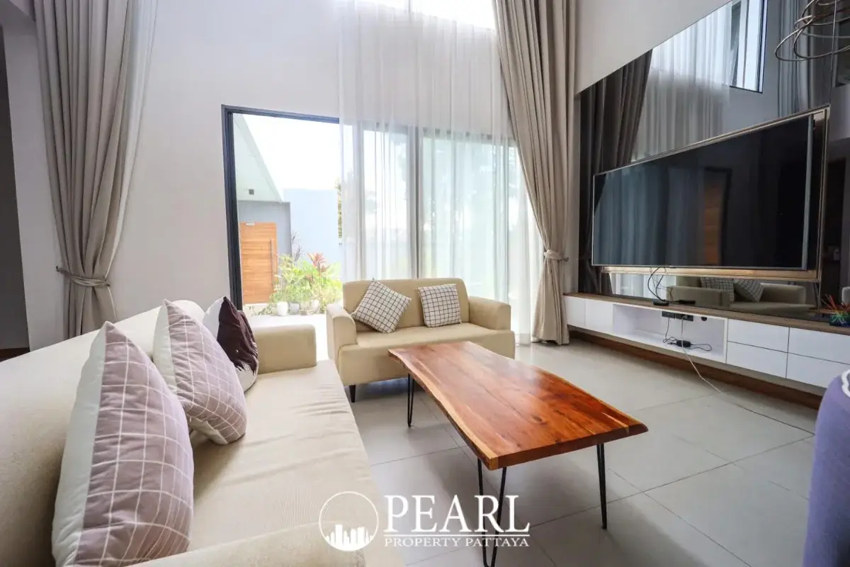 3 Bedroom Villa for Sale in Huai Yai modern kitchen