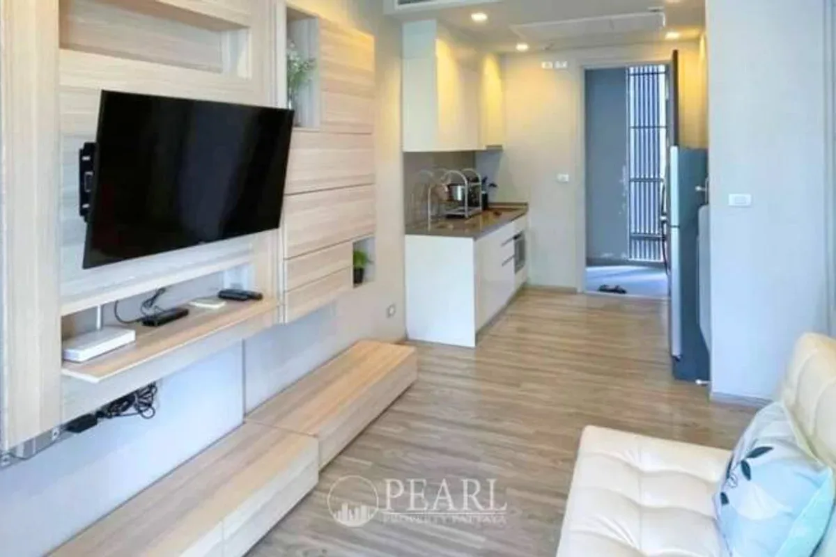 1 Bedroom Condo for Sale in Baan Plai Haad modern kitchen