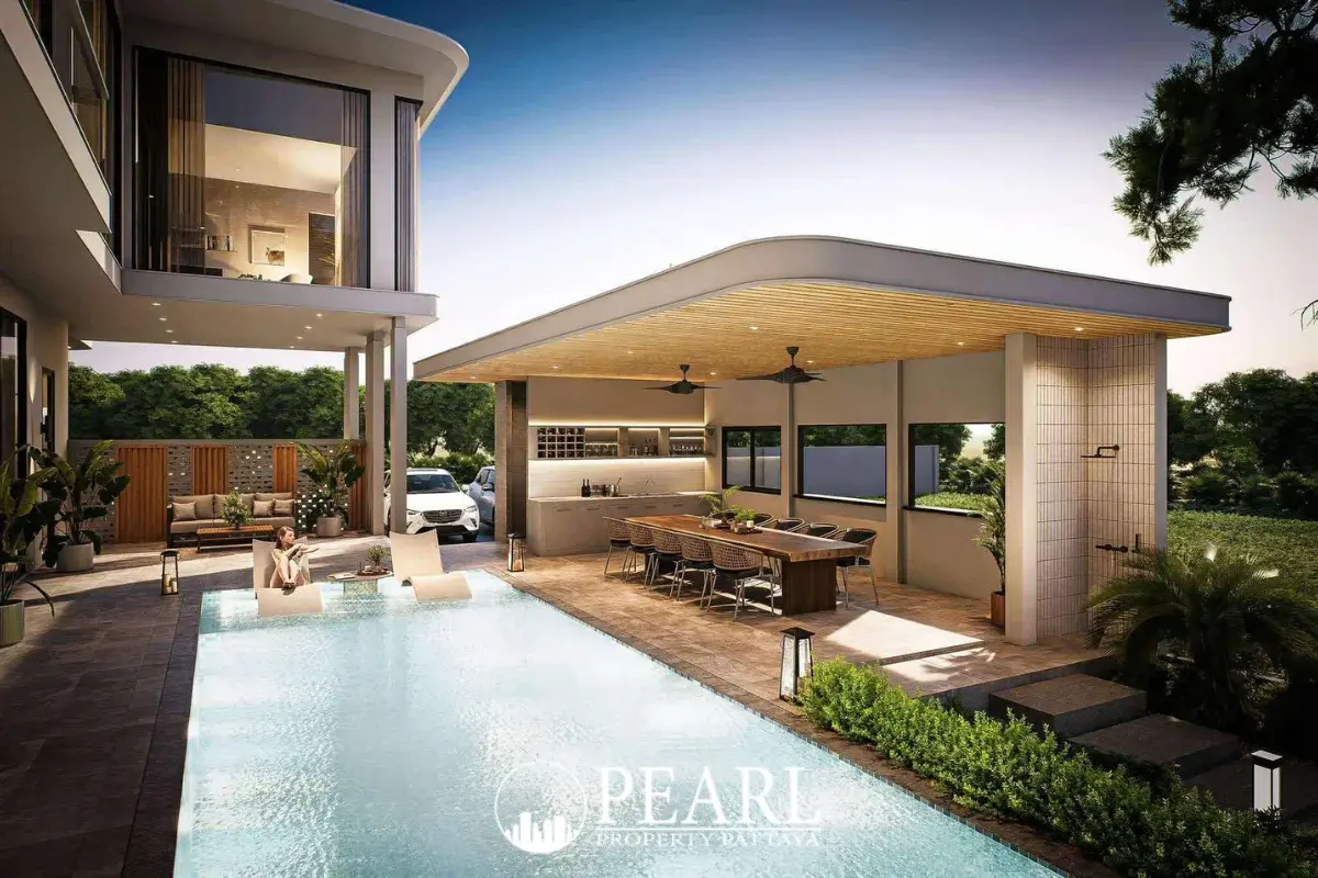 5 Bedroom House for Sale in East Pattaya private swimming pool