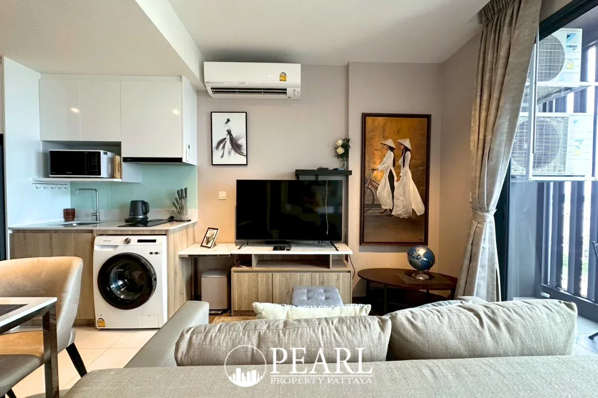 1 Bedroom Condo for Sale in Once Pattaya balcony with city view