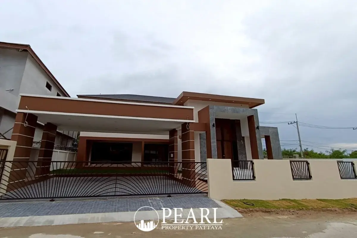 3 Bedroom Villa for Sale in Nong Prue exterior facade