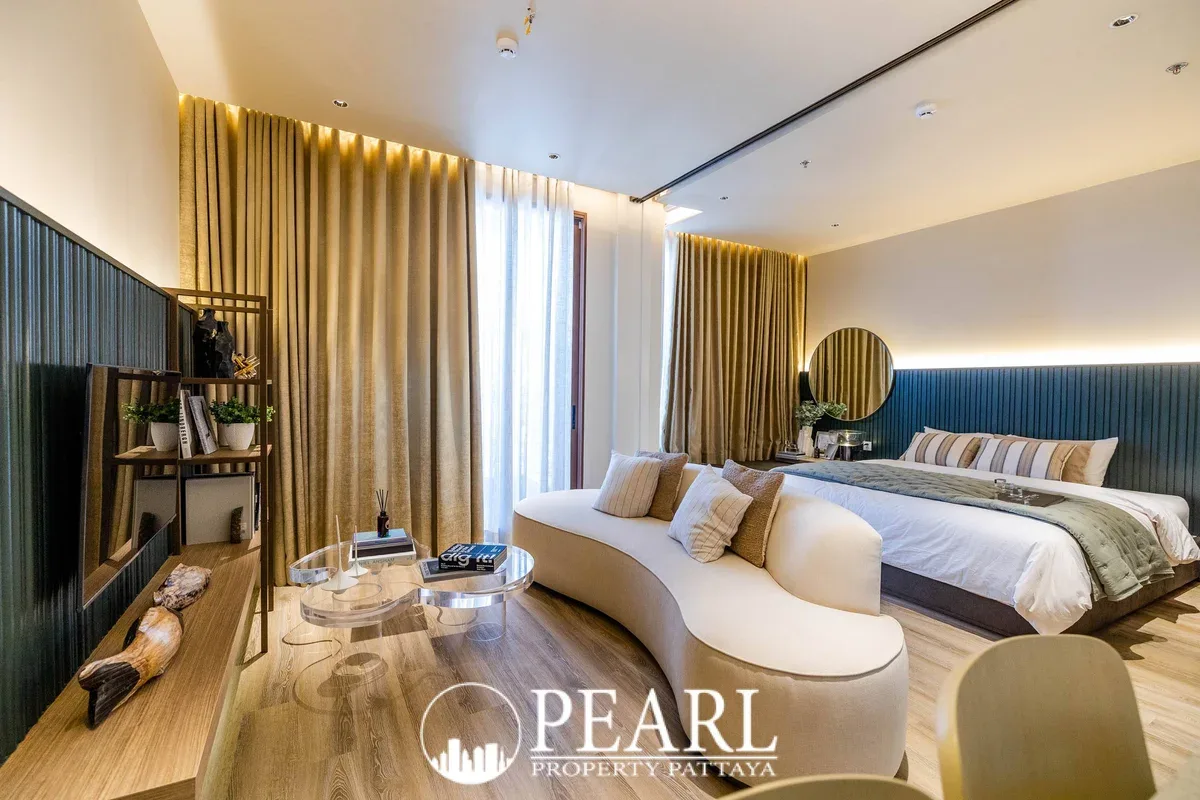 1 Bedroom Condo for Sale in Arom Jomtien fully equipped kitchen with appliances