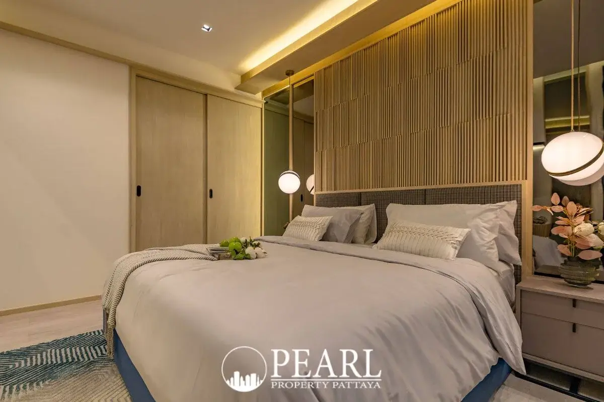 1 Bedroom Condo for Sale in SKYPARK Lucean Jomtien Pattaya private balcony with city views