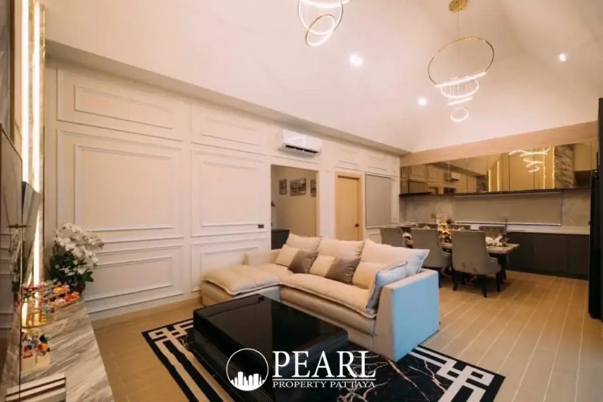 3 Bedroom House for Sale in Bang Lamung master bedroom with ensuite