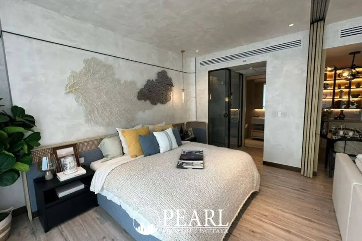 1 Bedroom Condo for Sale in Arom Wongamat comfortable bedroom