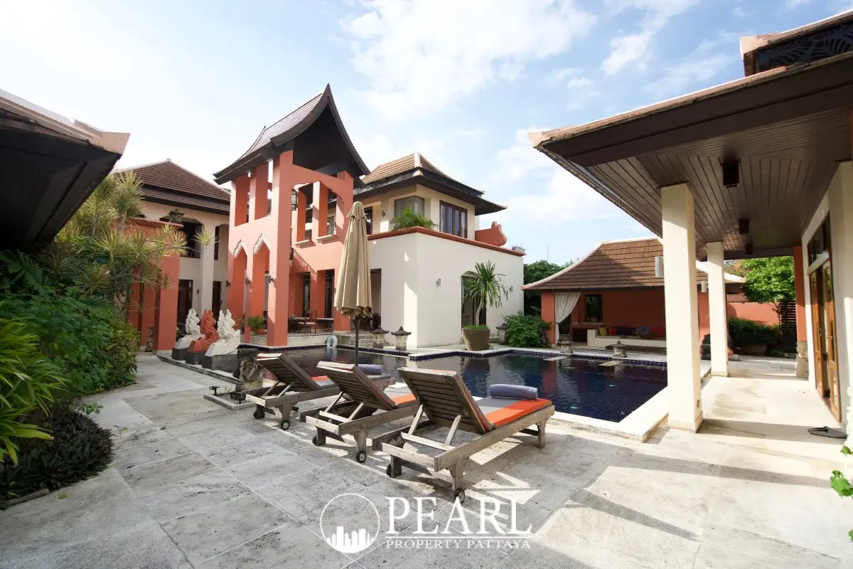 6 Bedroom House for Rent in Central Pattaya private swimming pool
