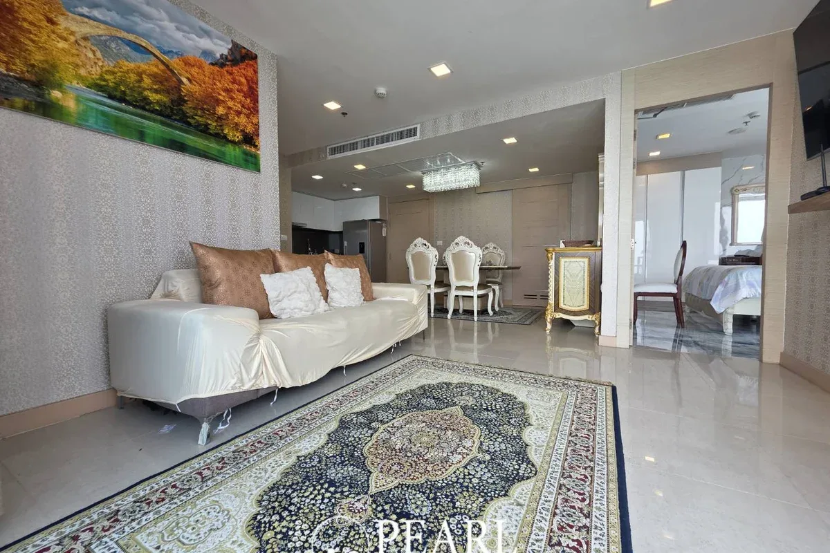 2 Bedroom Condo for Sale at Palm Wongamat modern kitchen