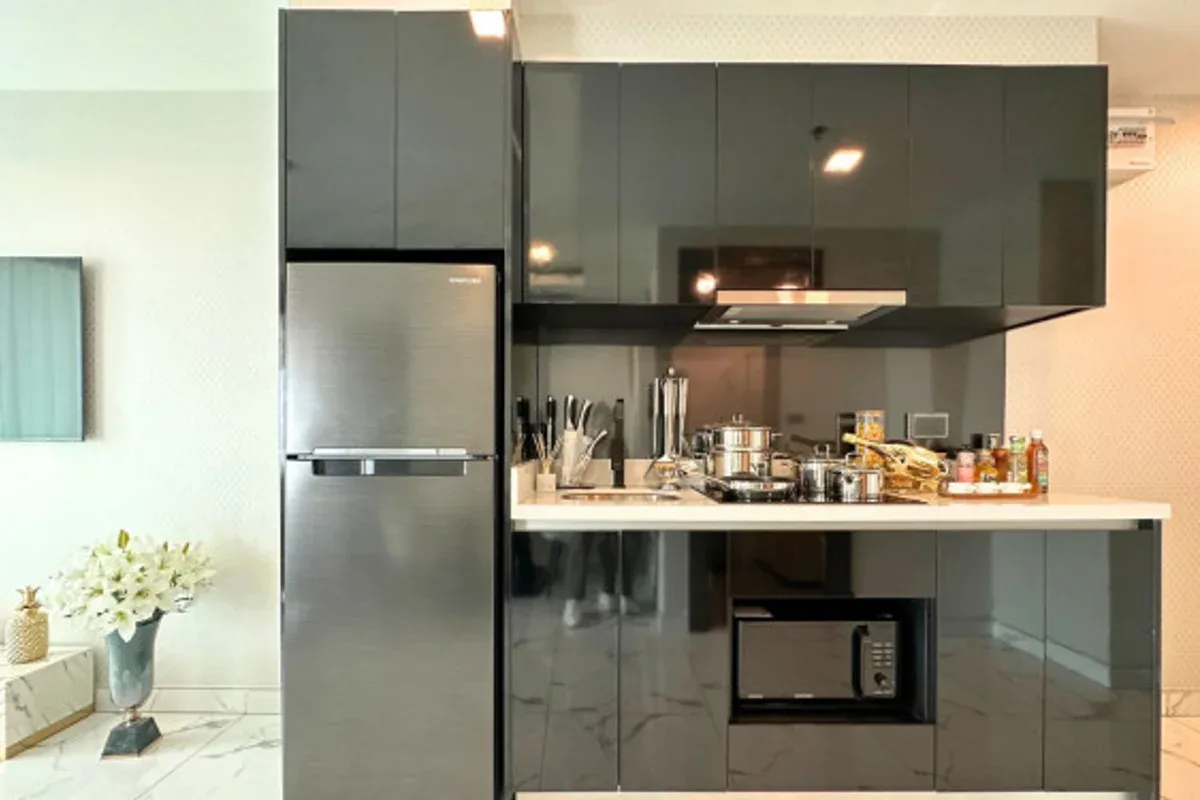 2 Bedroom Condo for Sale in Arcadia Millennium Tower dining area next to the kitchen