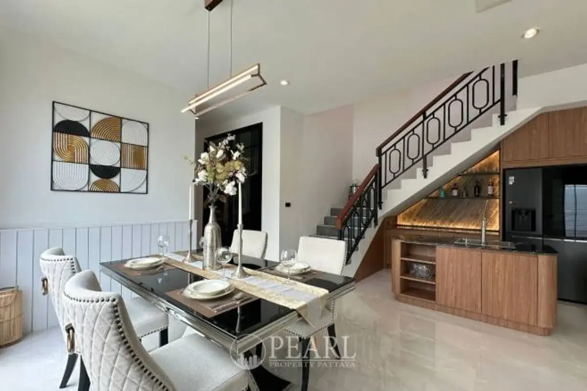3 Bedroom Townhouse for Sale at Glam Boonsampan 6 private balcony overlooking the neighborhood