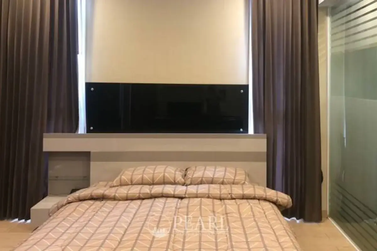 1 Bedroom Condo for Sale in Cetus Beachfront modern bathroom