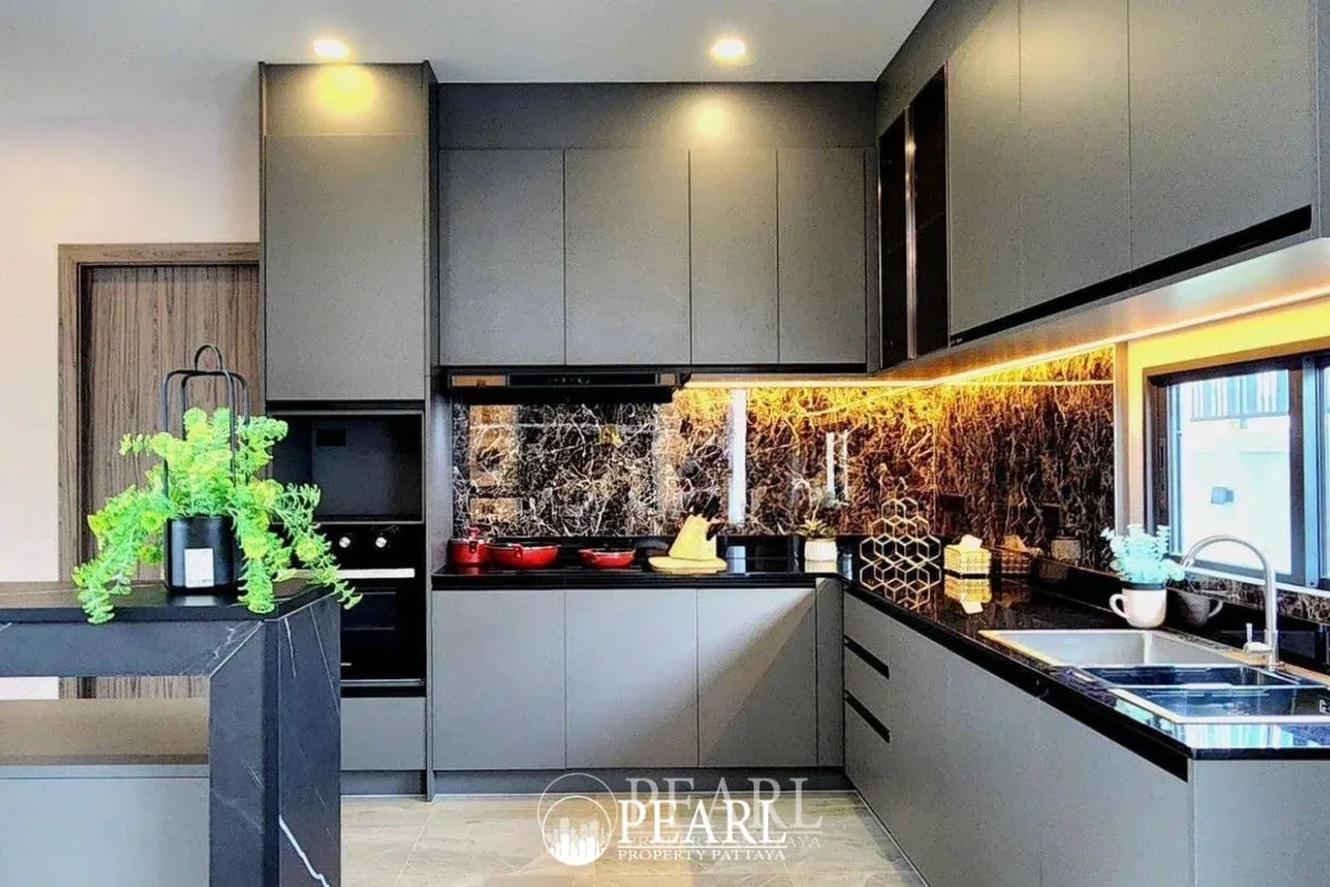 4 Bedroom House for Sale in Central Pattaya modern kitchen with island