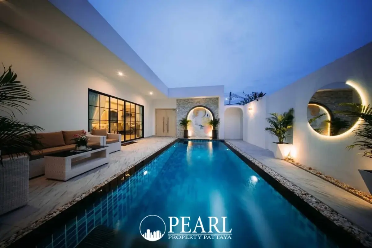 3 Bedroom House for Sale in Bang Lamung modern kitchen with island