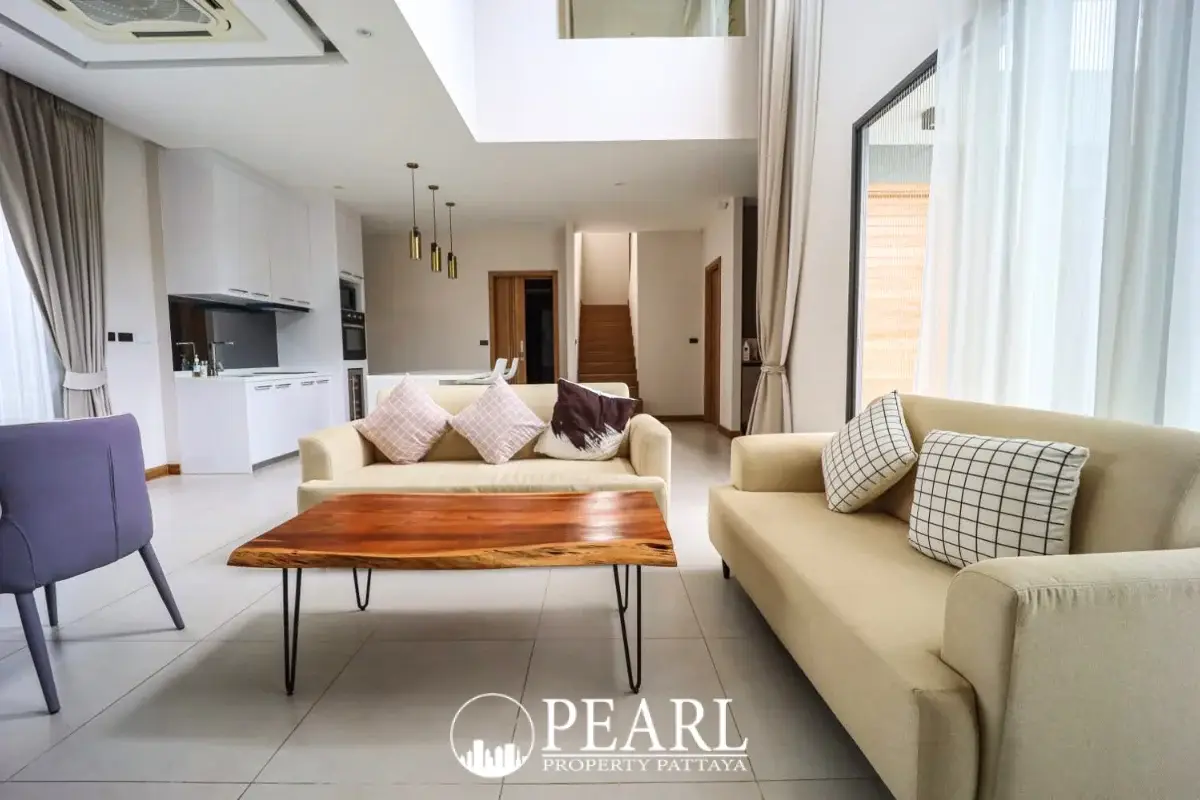 3 Bedroom Villa for Sale in Huai Yai master bedroom