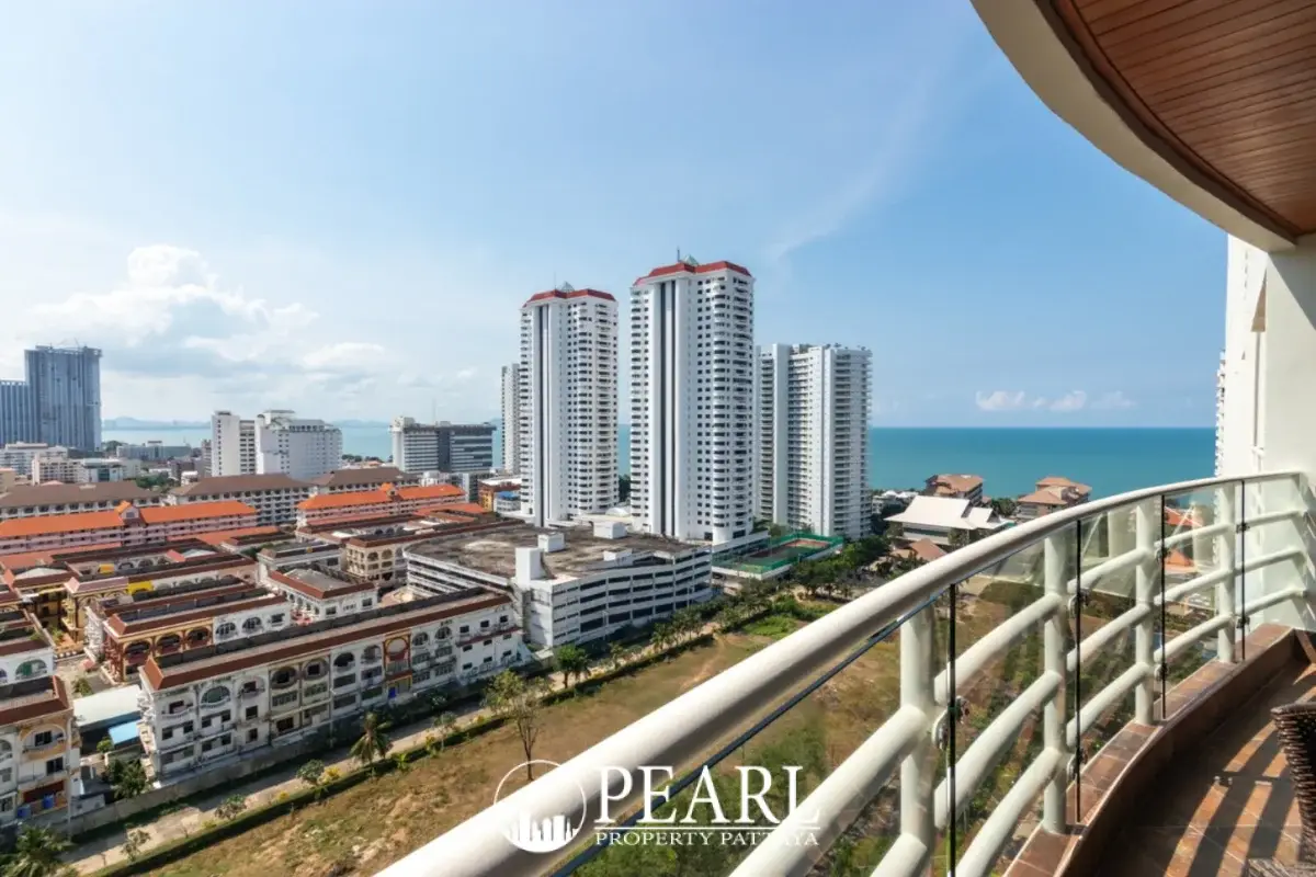 2 Bedroom Condo for Sale in View Talay 5D modern kitchen with appliances