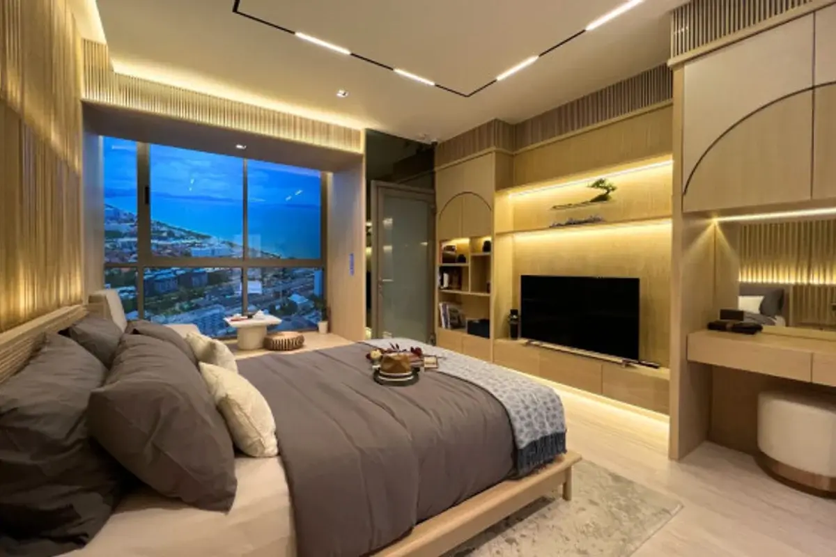 1 Bedroom Condo for Sale in SKYPARK Lucean Jomtien Pattaya contemporary bathroom with shower