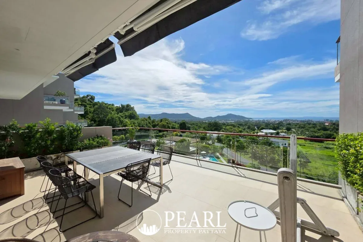 2 Bedroom Condo for Sale in Bang Saray spacious living room with sofa