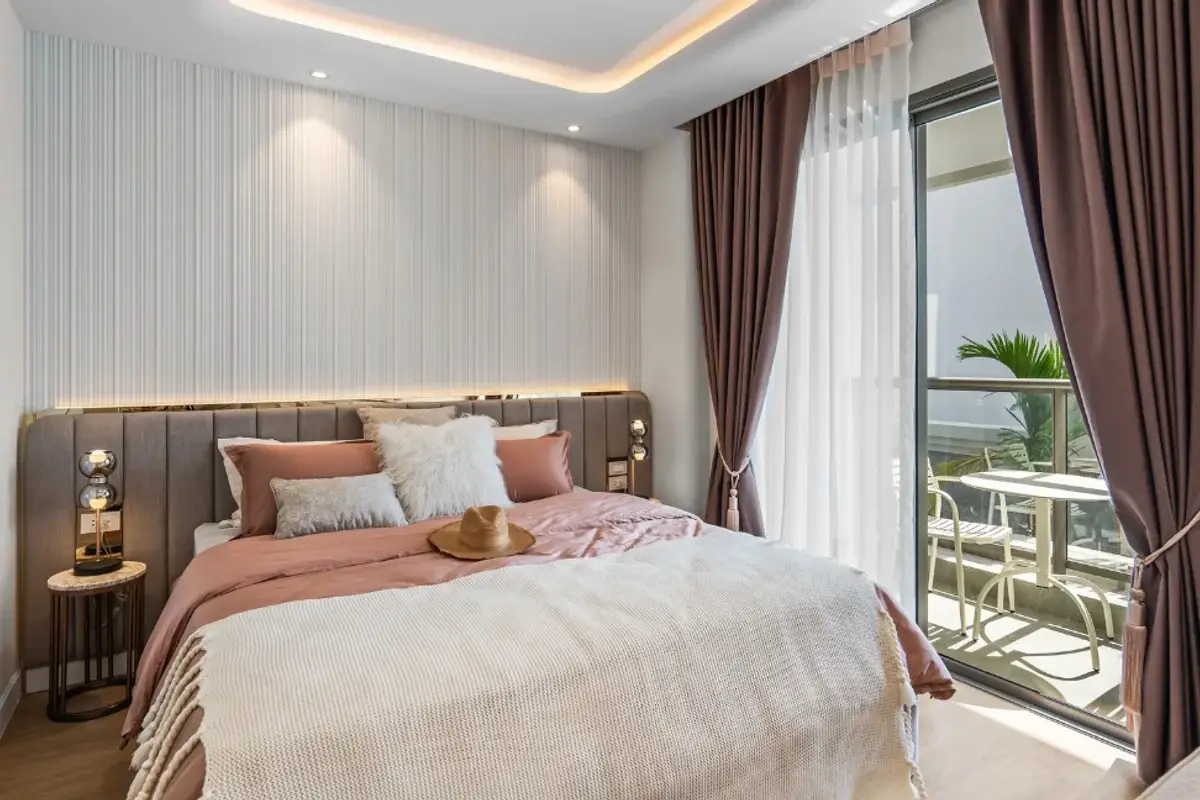 1 Bedroom Condo for Sale in Seaspire Jomtien balcony with sea view