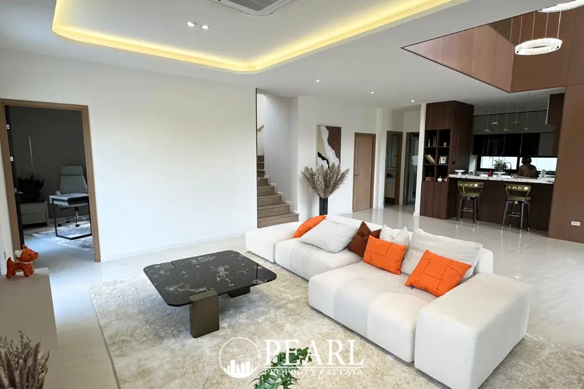 4 Bedroom House for Sale in Horizon By Patta private swimming pool and deck