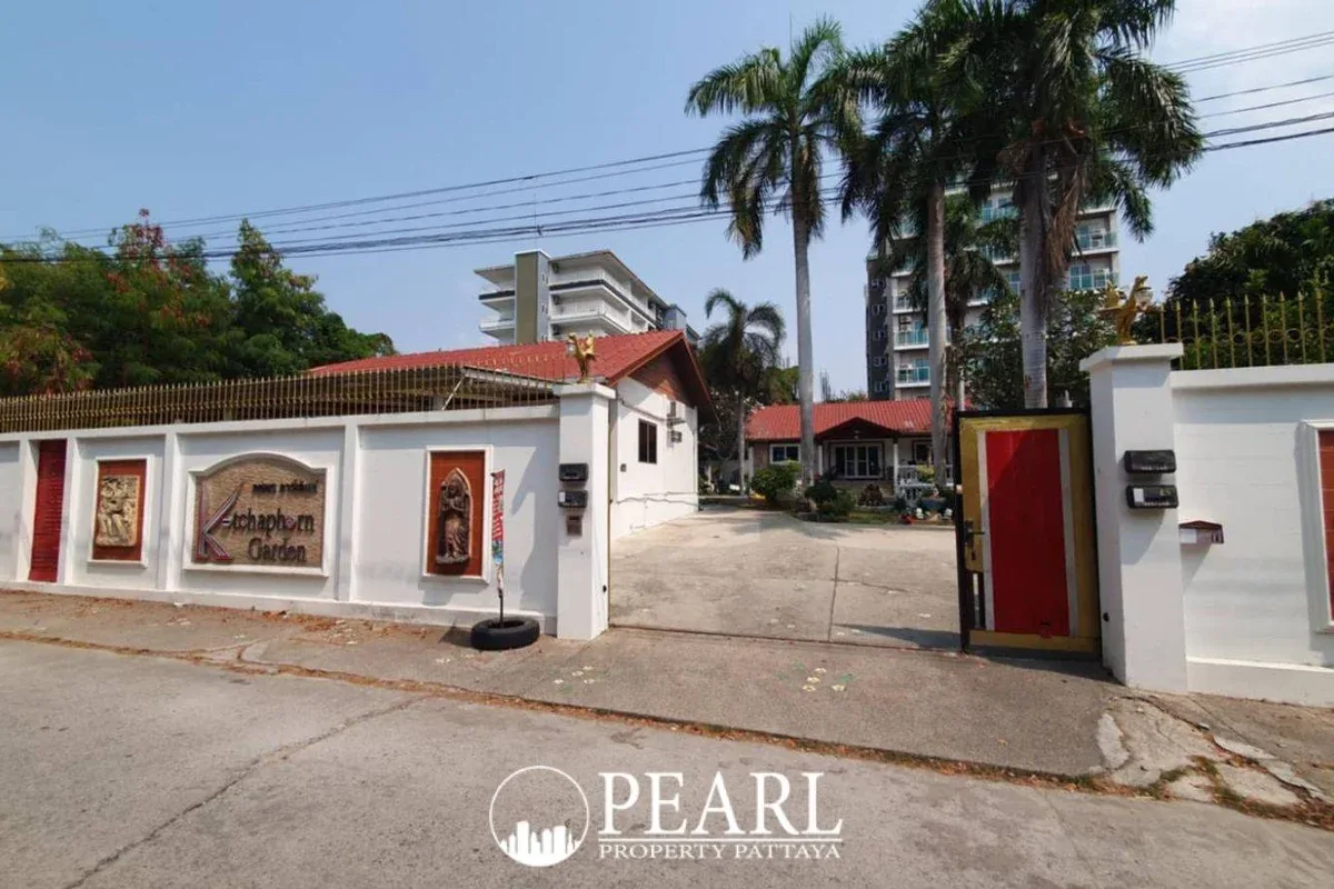 12 Bedroom House for Sale in Central Pattaya exterior view
