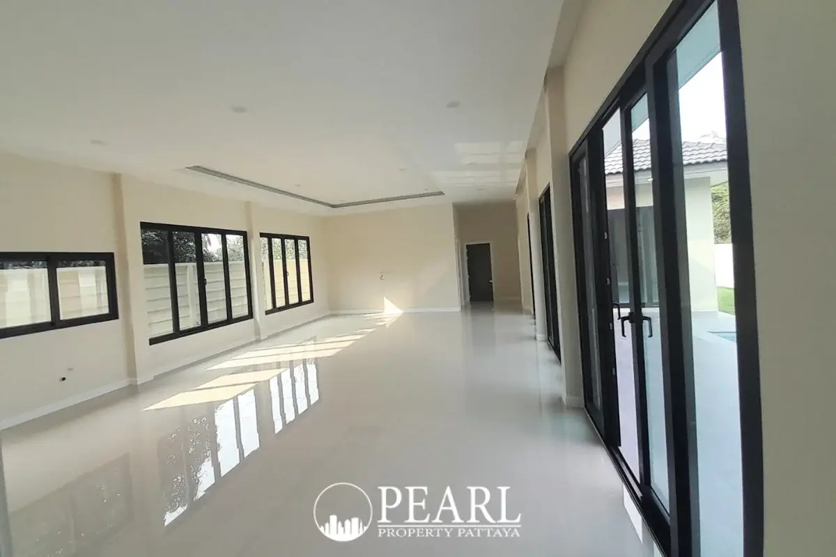 3 Bedroom Villa for Sale in Nong Prue private swimming pool