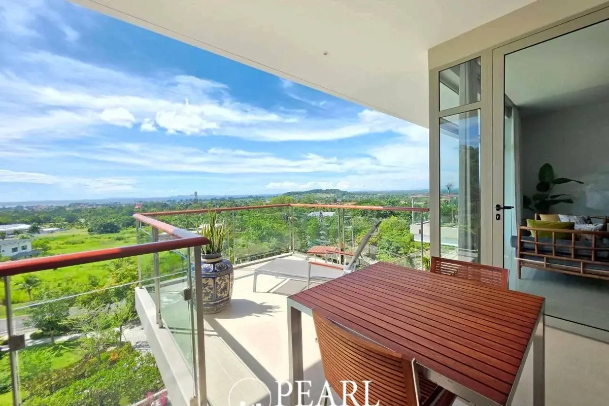 1 Bedroom Condo for Sale in Bang Saray modern kitchen with appliances