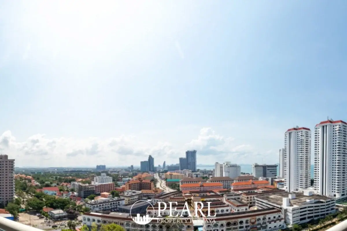 2 Bedroom Condo for Sale in View Talay 5D master bedroom with king-size bed
