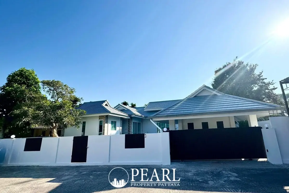 3 Bedroom House for Sale in Impress House Village exterior facade with garden