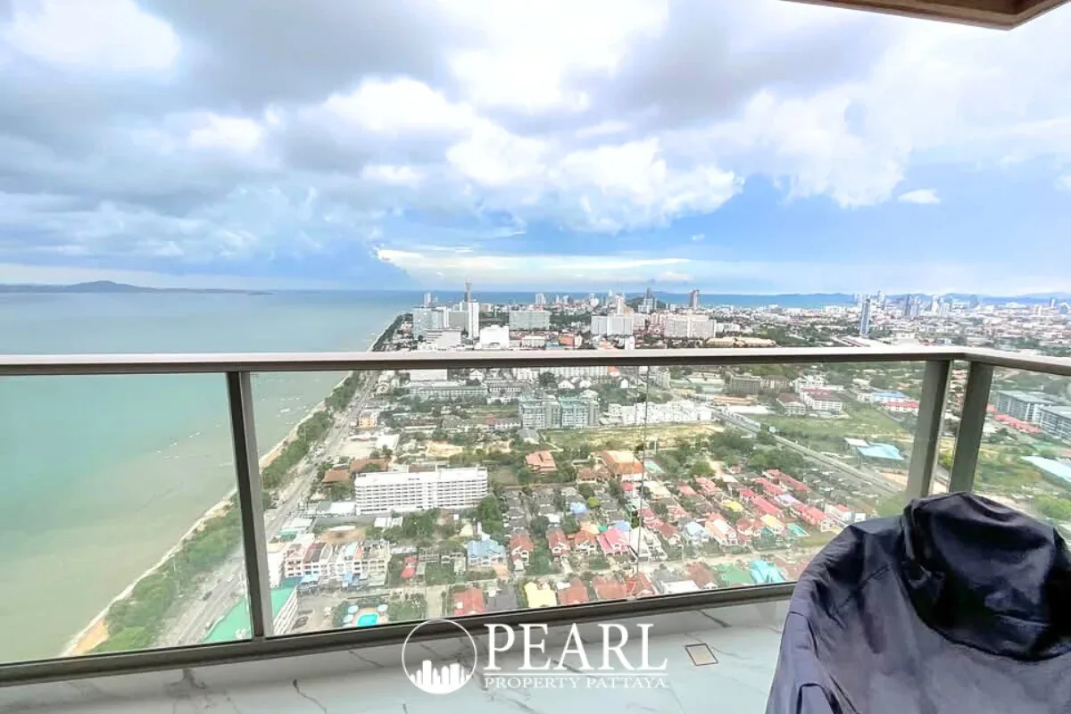 1 Bedroom Condo for Sale in Copacabana Beach Jomtien comfortable bedroom with city views