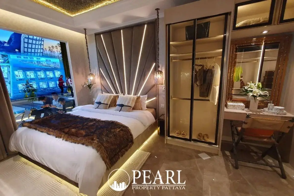 2 Bedroom Condo for Sale in The Riviera Malibu dining area