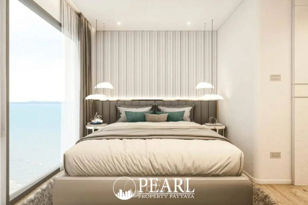 2 Bedroom Condo for Sale in Seaspire Jomtien second bedroom with natural light