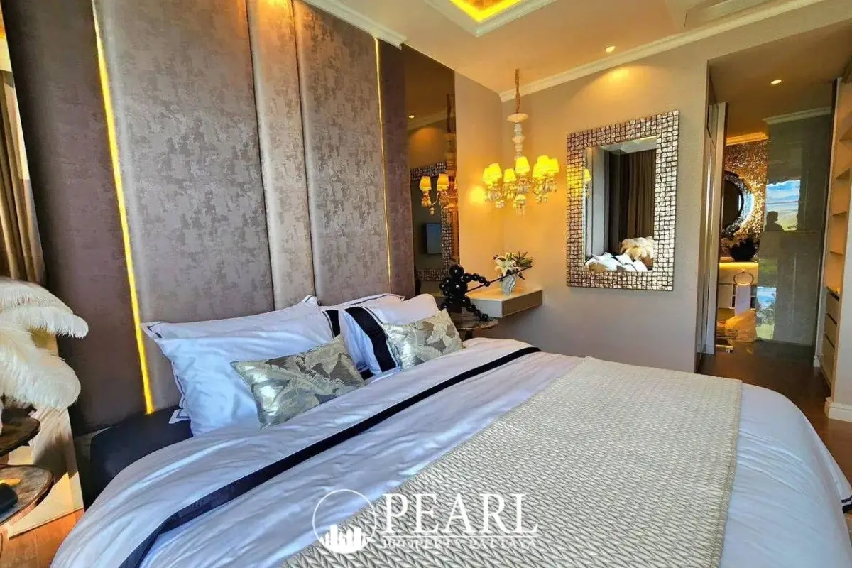 1 Bedroom Condo for Sale in The Riviera Malibu kitchen area with appliances