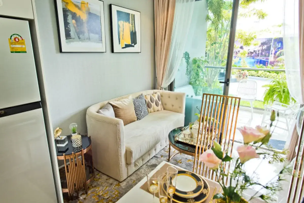 2 Bedroom Condo for Sale at Copacabana Beach Jomtien modern kitchen with island