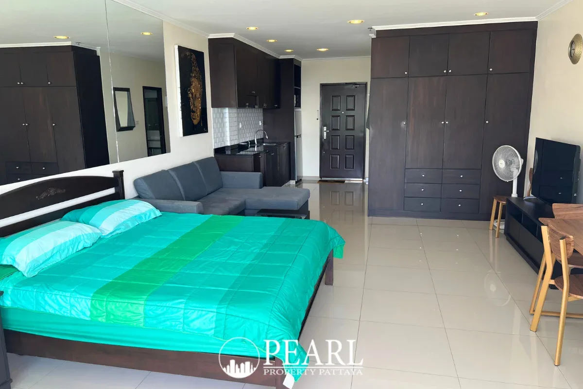 1 Bedroom Condo for Sale in View Talay 7 modern kitchen with appliances