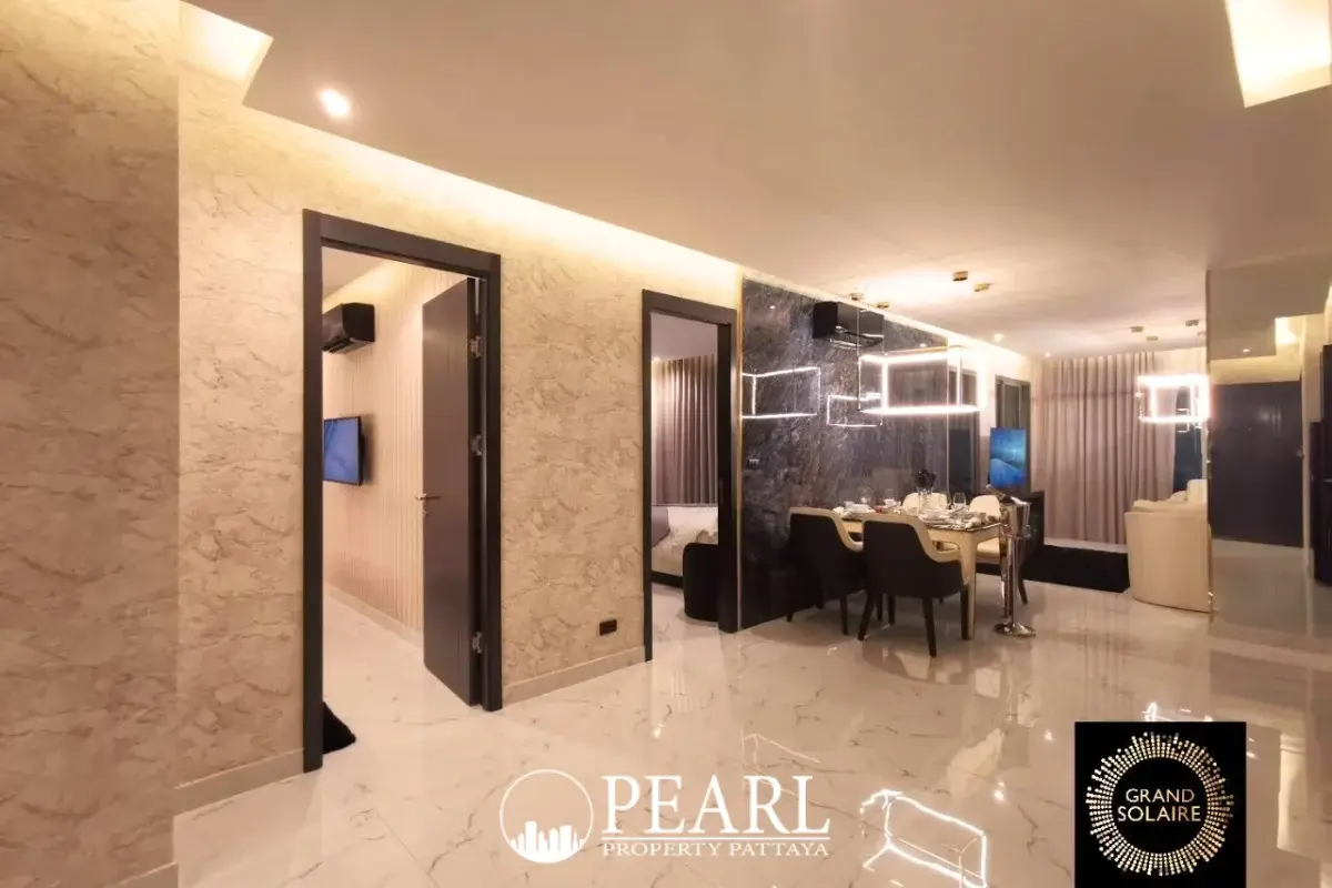 2 Bedroom Condo for Sale in Grand Solaire Pattaya stylish bathroom with walk-in shower