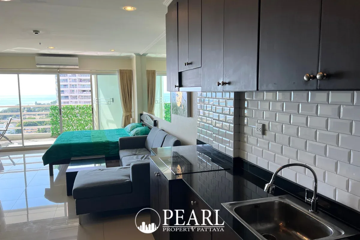 1 Bedroom Condo for Sale in View Talay 7 balcony with ocean view