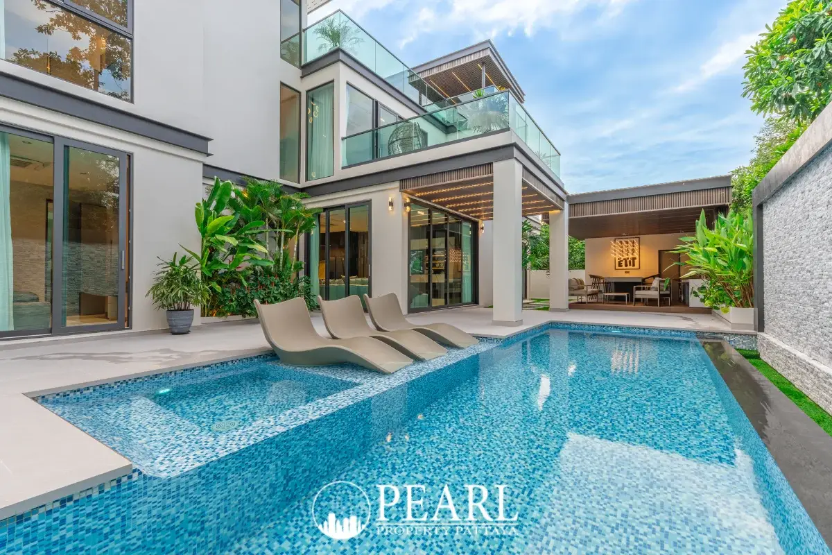 7 Bedroom House for Sale at Nagawari Pattaya private swimming pool